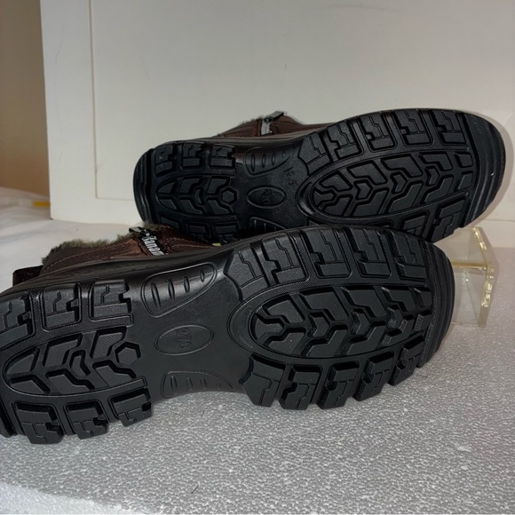 ❄️🥶Size:10 Brown Winter Cozy Boots with Durable Soles and Classic Design - Picture 4 of 13